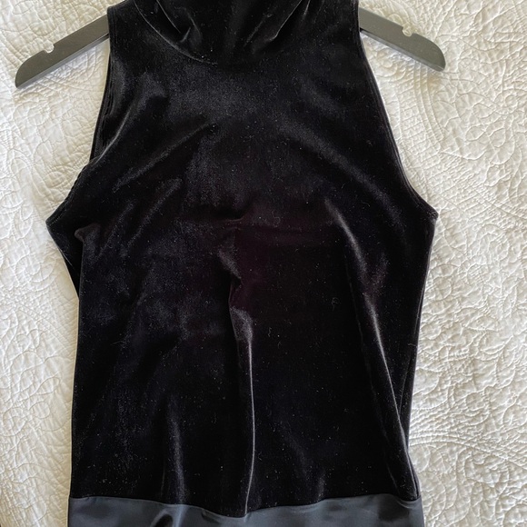 Commando Velvet Sleeveless Mock Neck Bodysuit - Picture 2 of 8